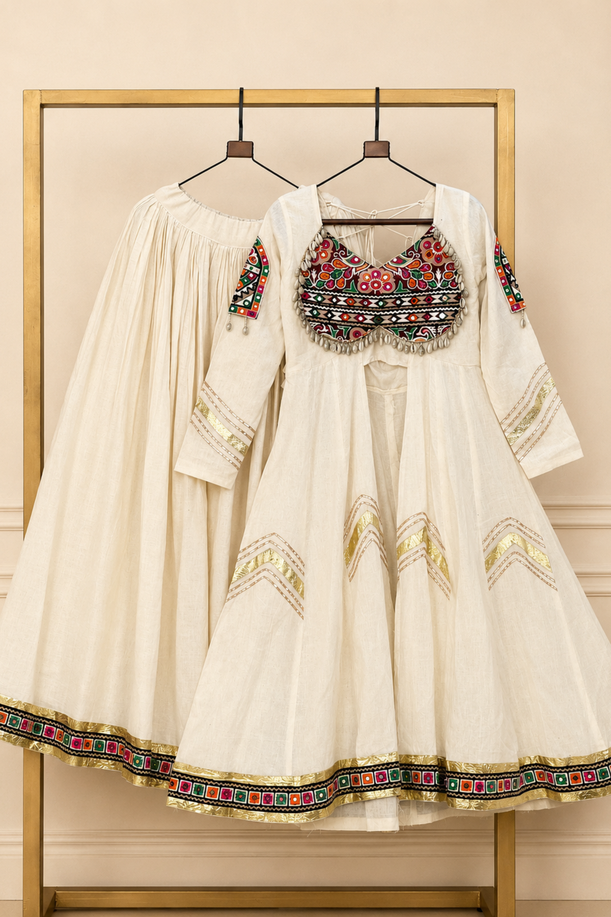 Women’s Embroidered Anarkali Kurta with Flared Skirt Lahenga Set