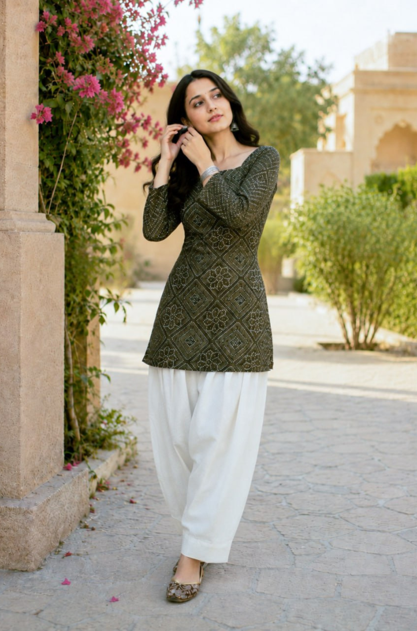 Women's Designer Bandhani Print Cotton Short Kurti Set