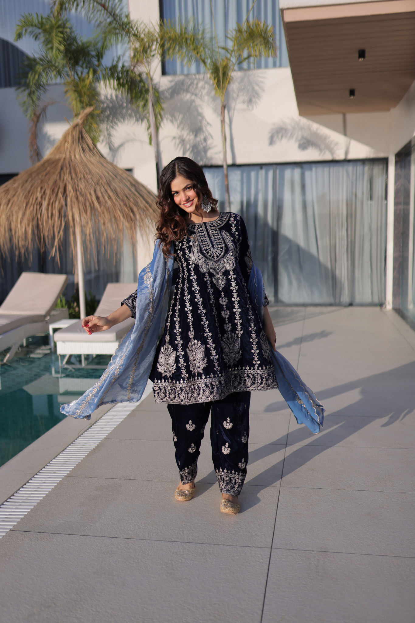 Women's Navy Blue Velvet Kurta Pant Dupatta Set