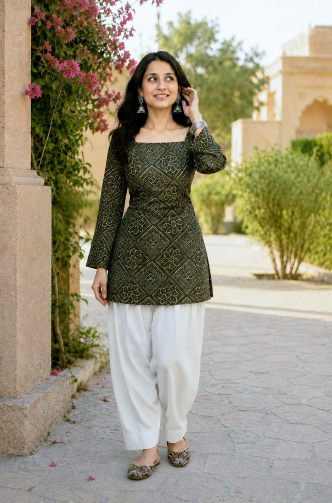 Women's Designer Bandhani Print Cotton Short Kurti Set